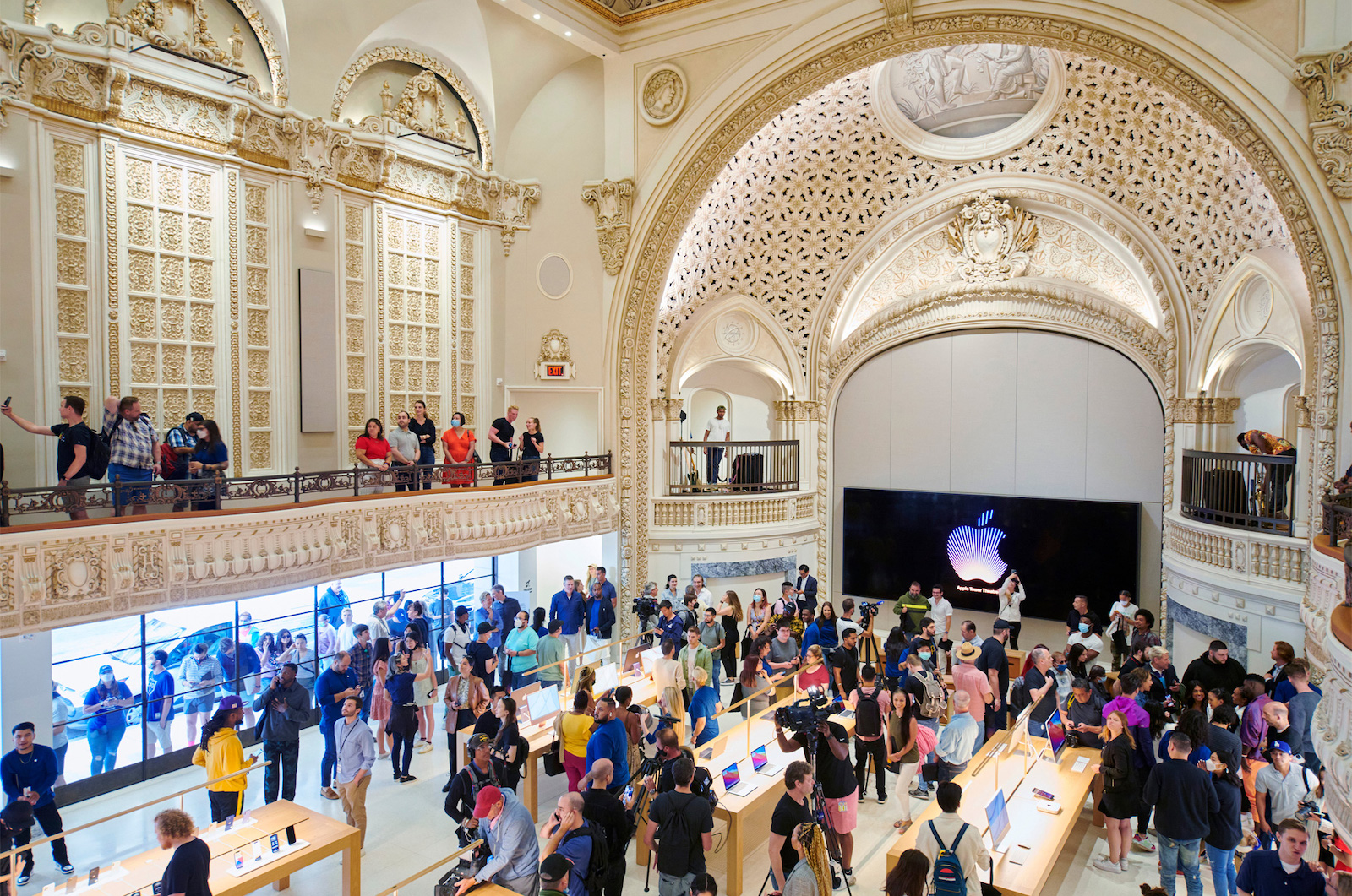 Apple Stores Black Unity