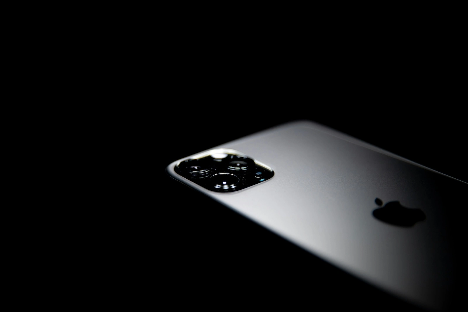 Apple iPhone advantages