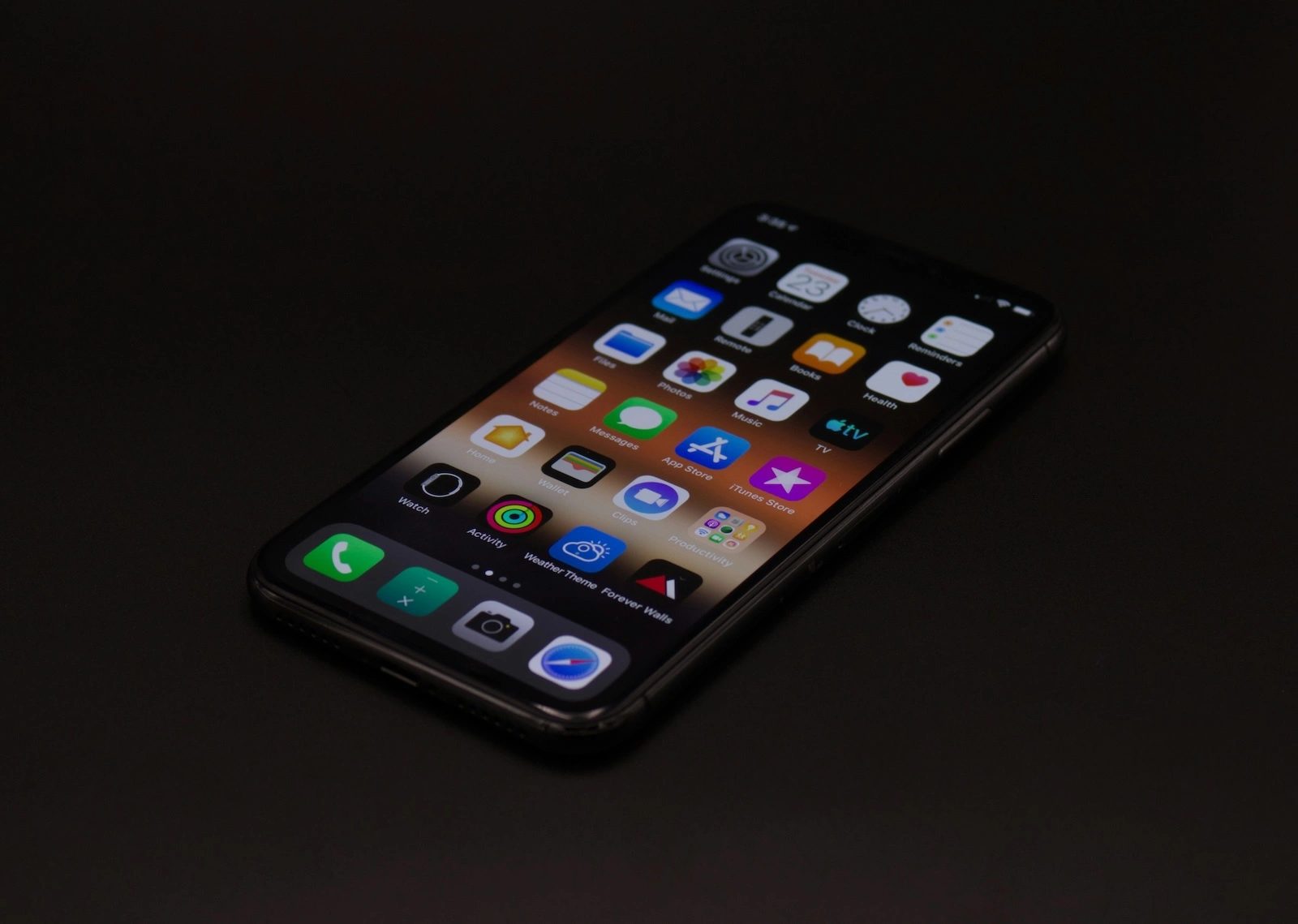 iOS 18.4 Apple