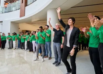 Apple Deirdre O'Brien