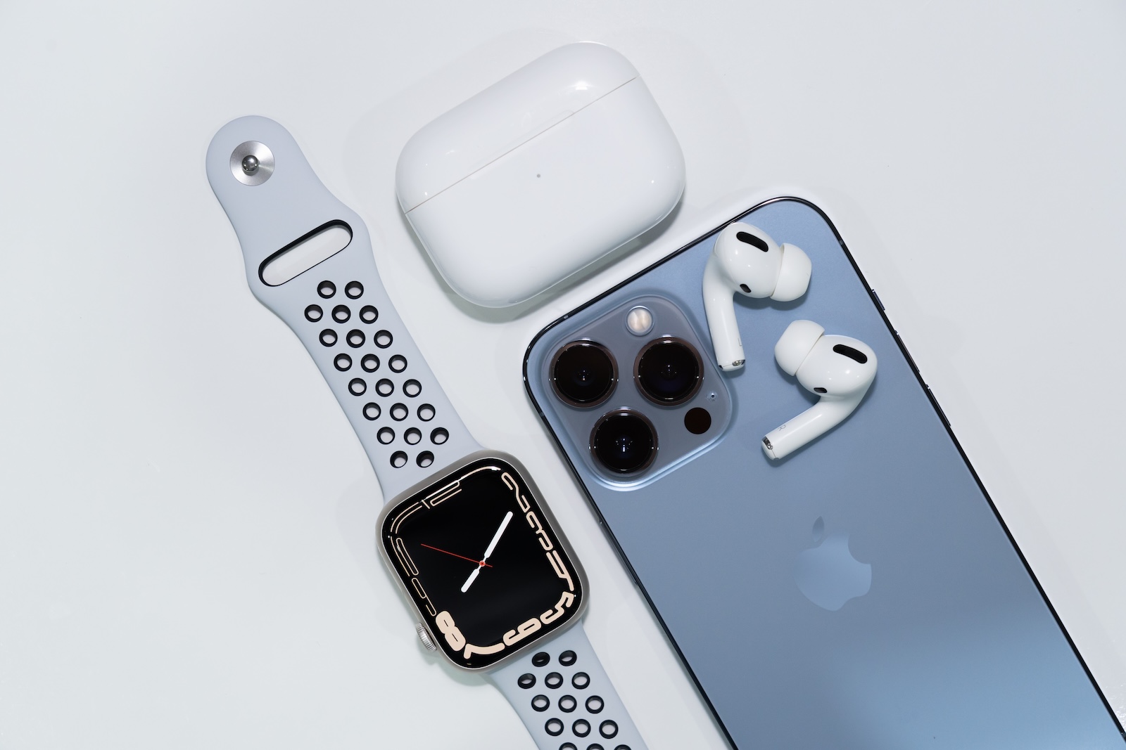 Apple AirPods Apple Watch
