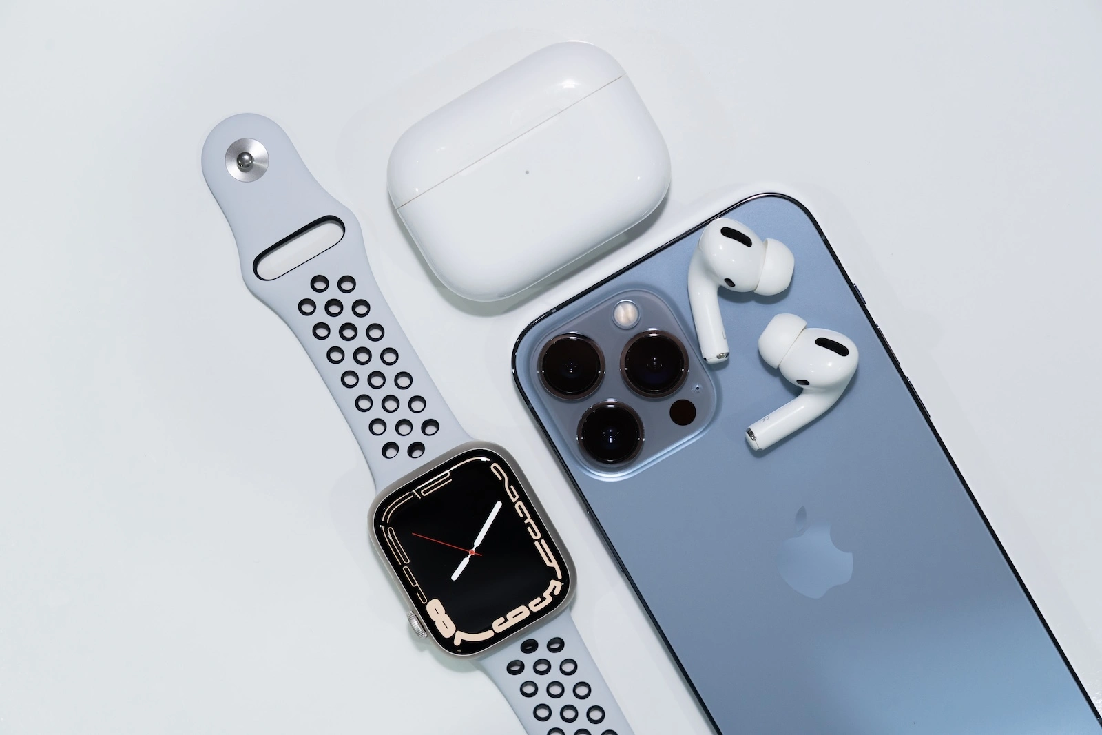 Apple AirPods Apple Watch