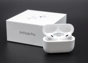 AirPods Apple