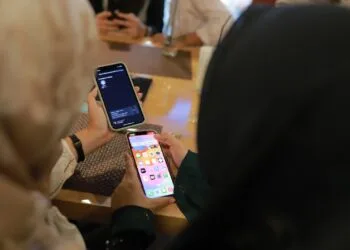 Use iPhone AirDrop effectively