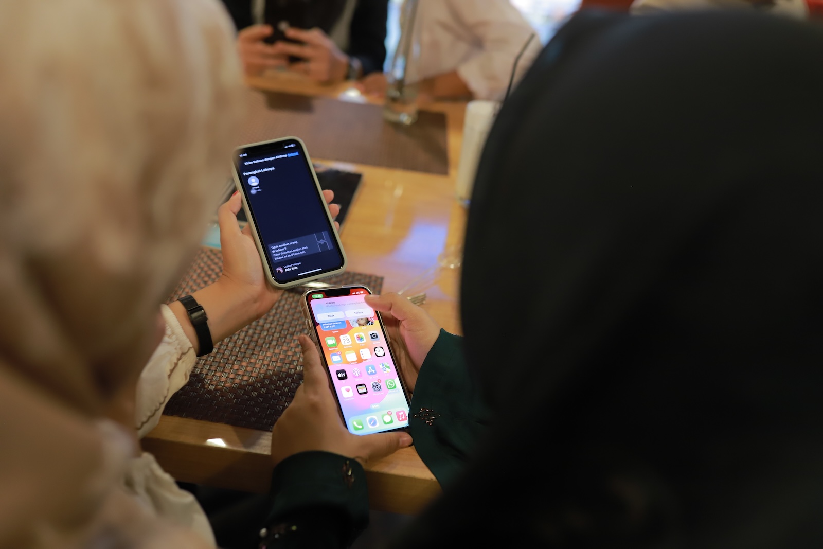 Use iPhone AirDrop effectively