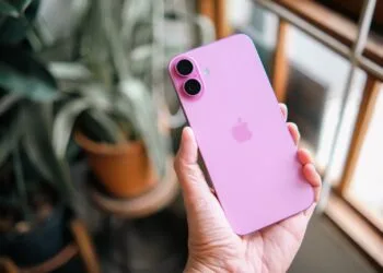 iPhone 16 Apple