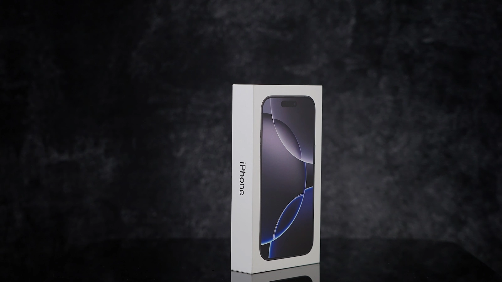 iPhone 17 display