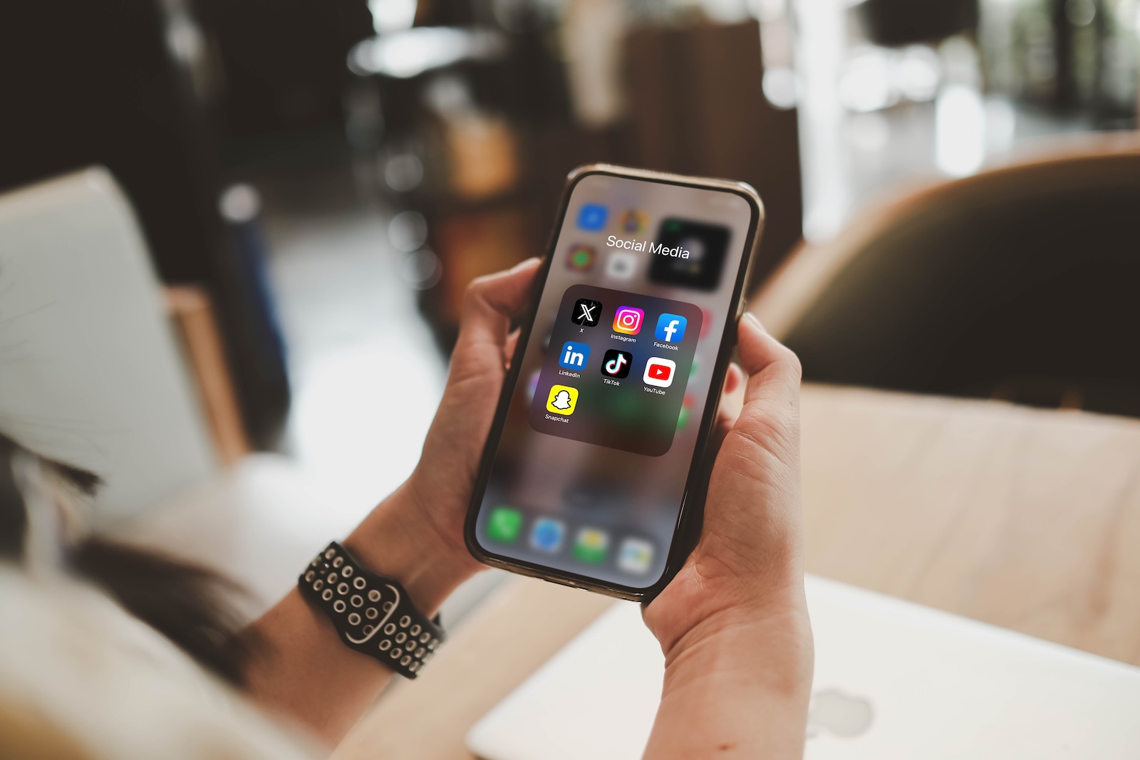 iPhone Apple