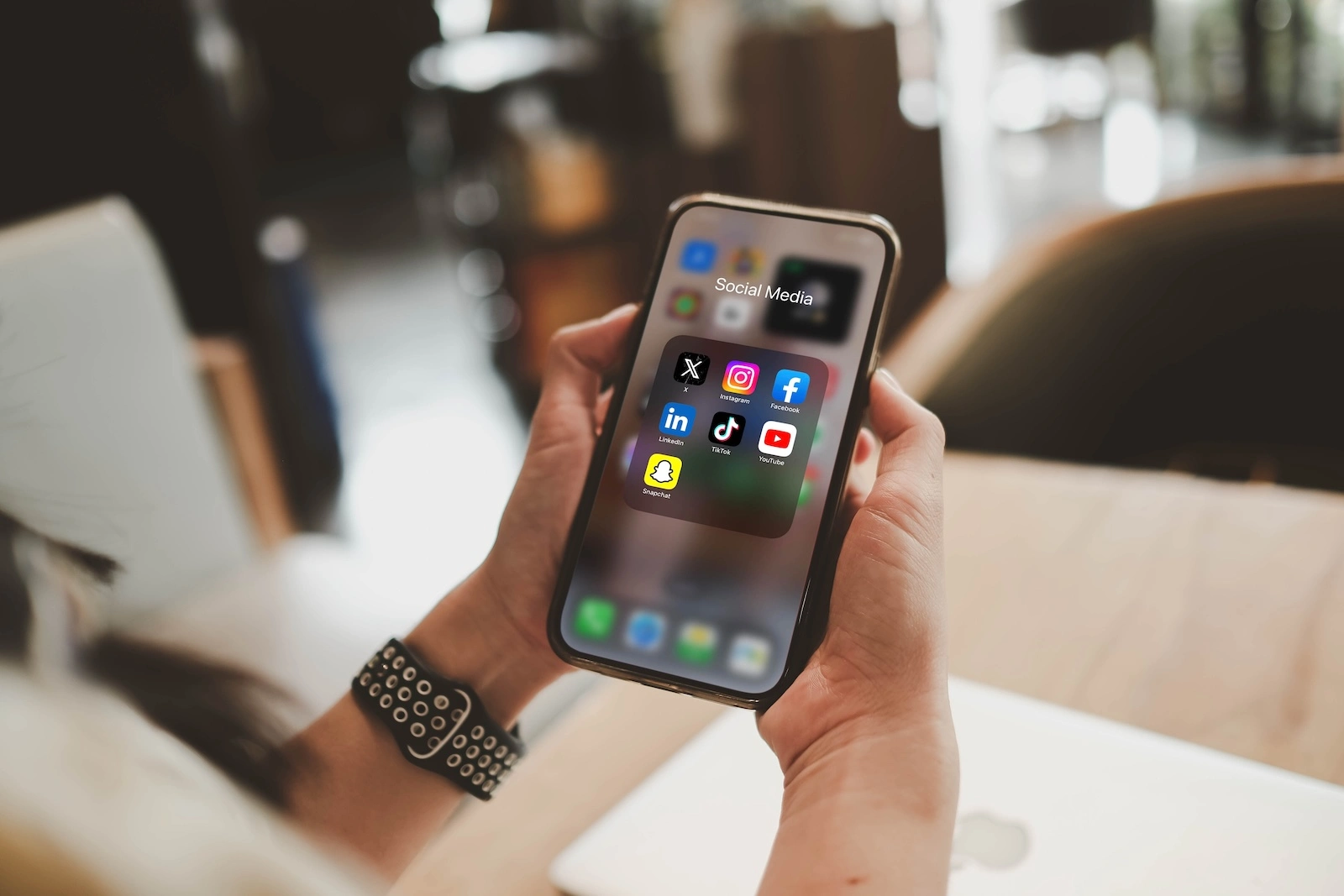 iPhone Apple