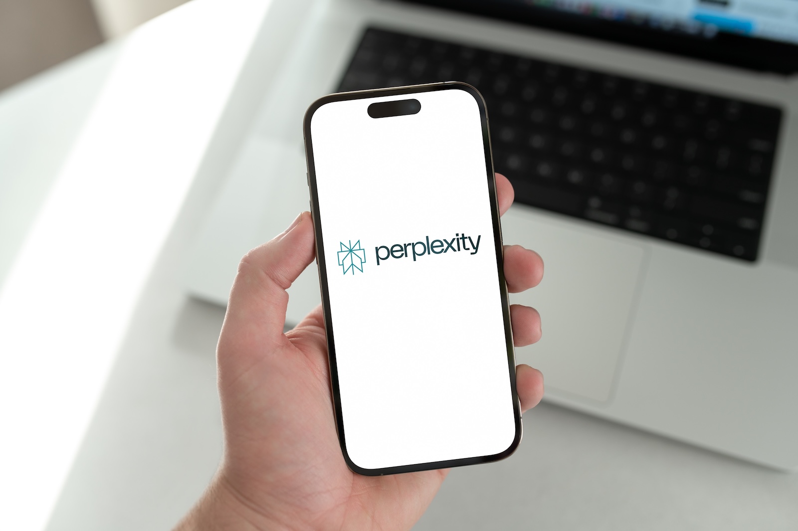 Apple Perplexity AI