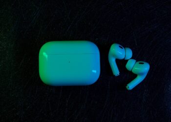 Share audio across two pairs of AirPods