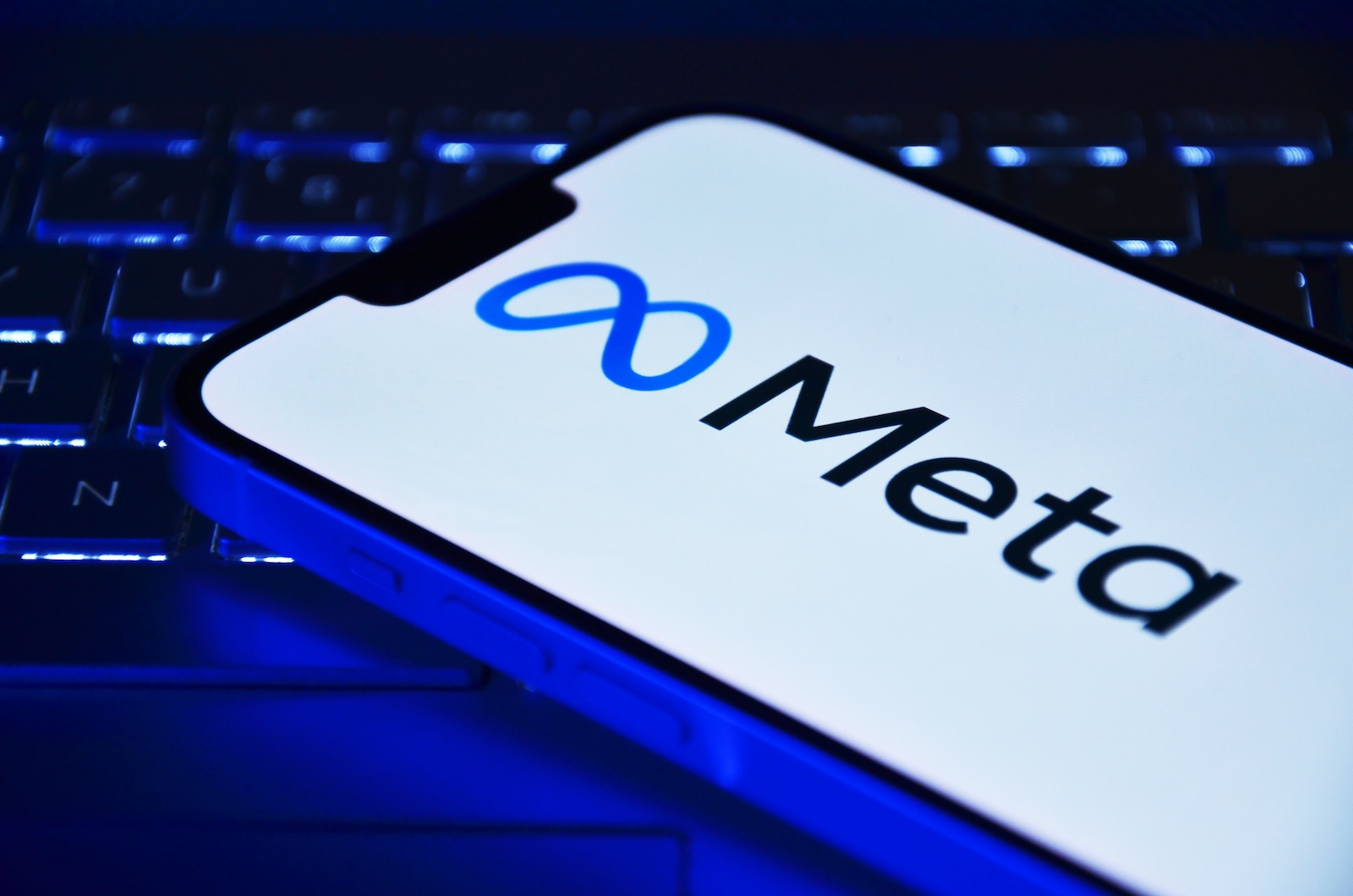 Meta Apple