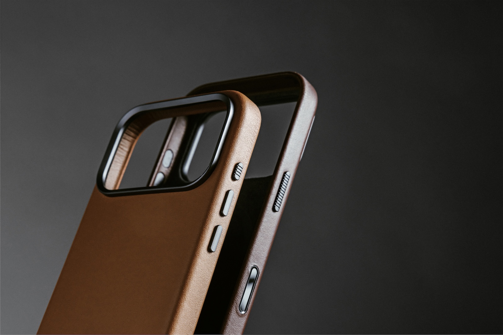 iPhone 17 Nomad Leather Case Review