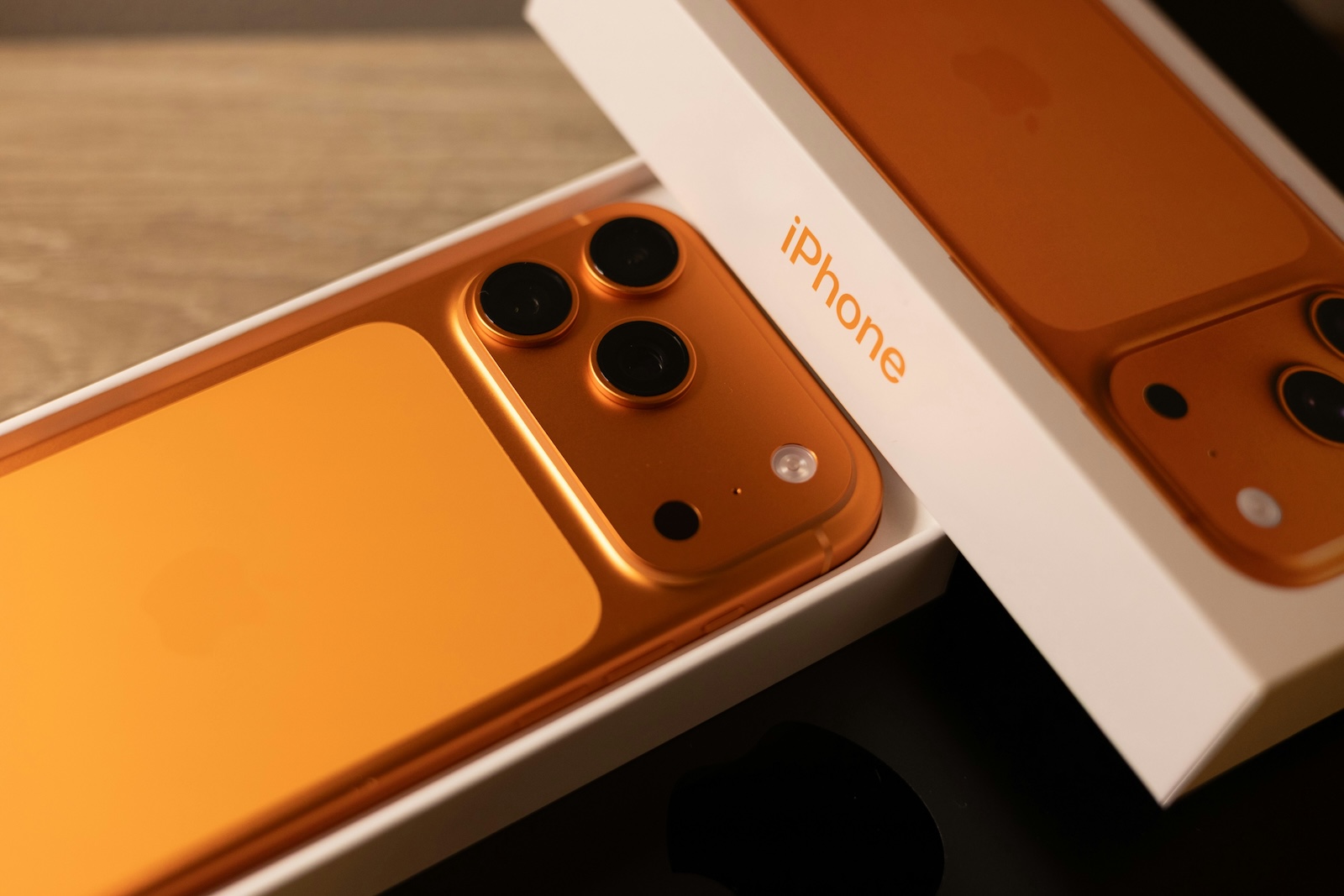 iPhone 17 Pro Cosmic Orange