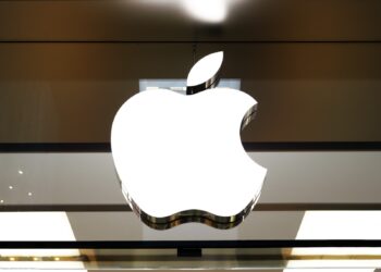 Apple stock valuation