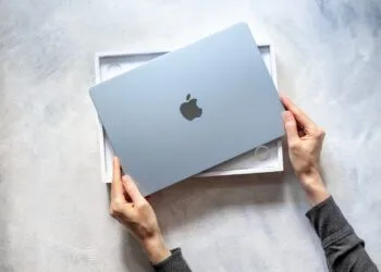 M5 MacBook Air Apple