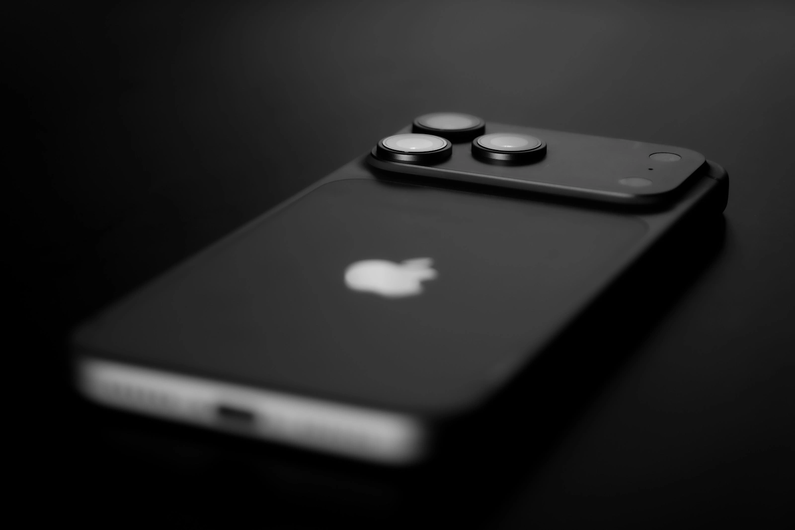 Apple stock iPhone 17 price target