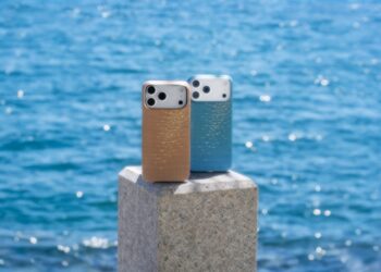 Pitaka iPhone 17 cases
