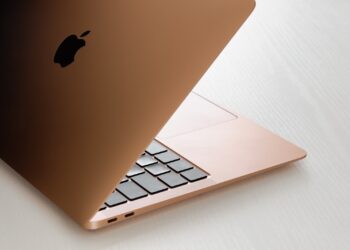 Apple MacBook