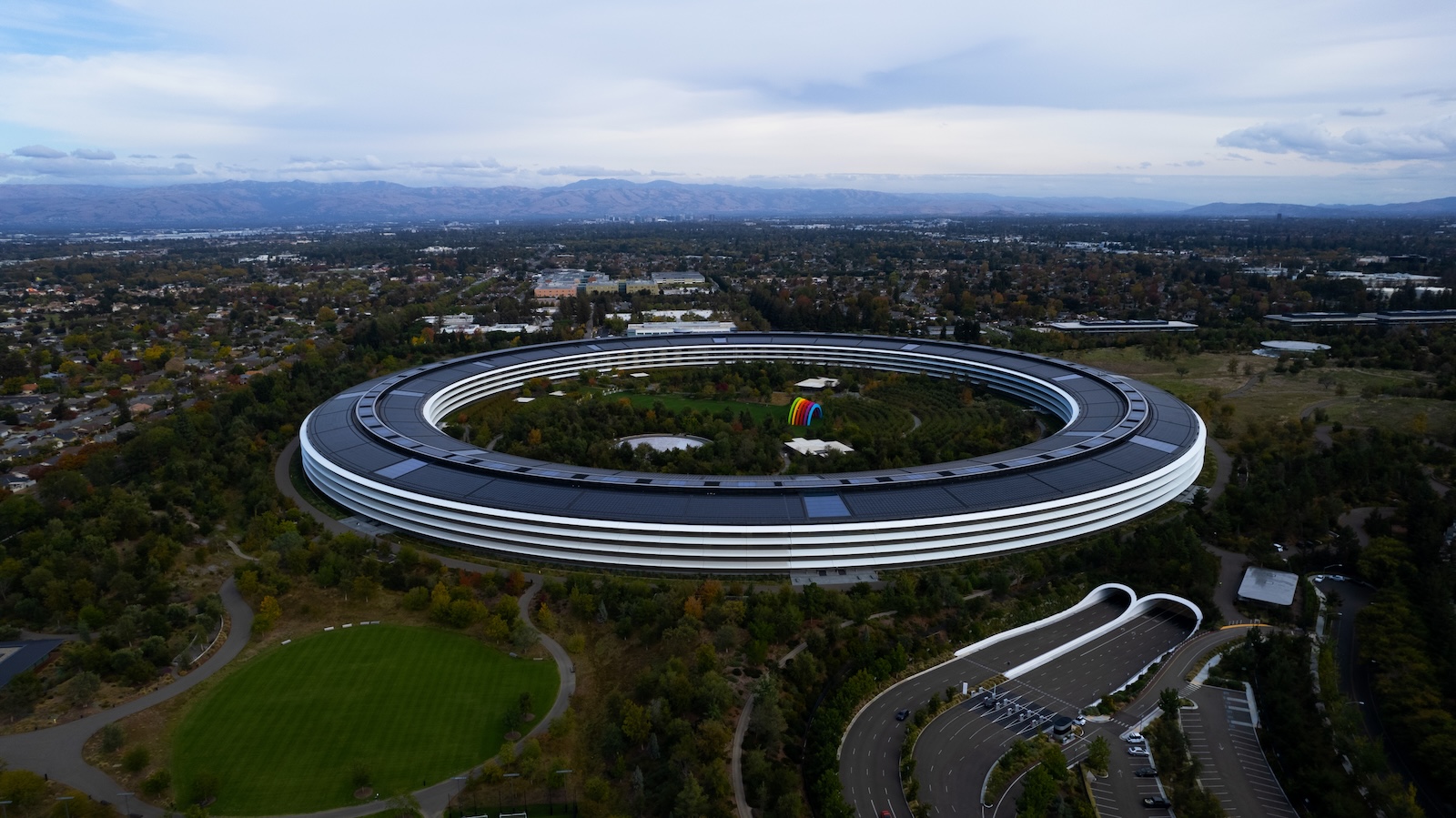 Apple layoffs sales staff
