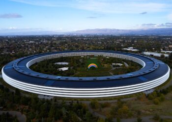 Apple revenue per employee