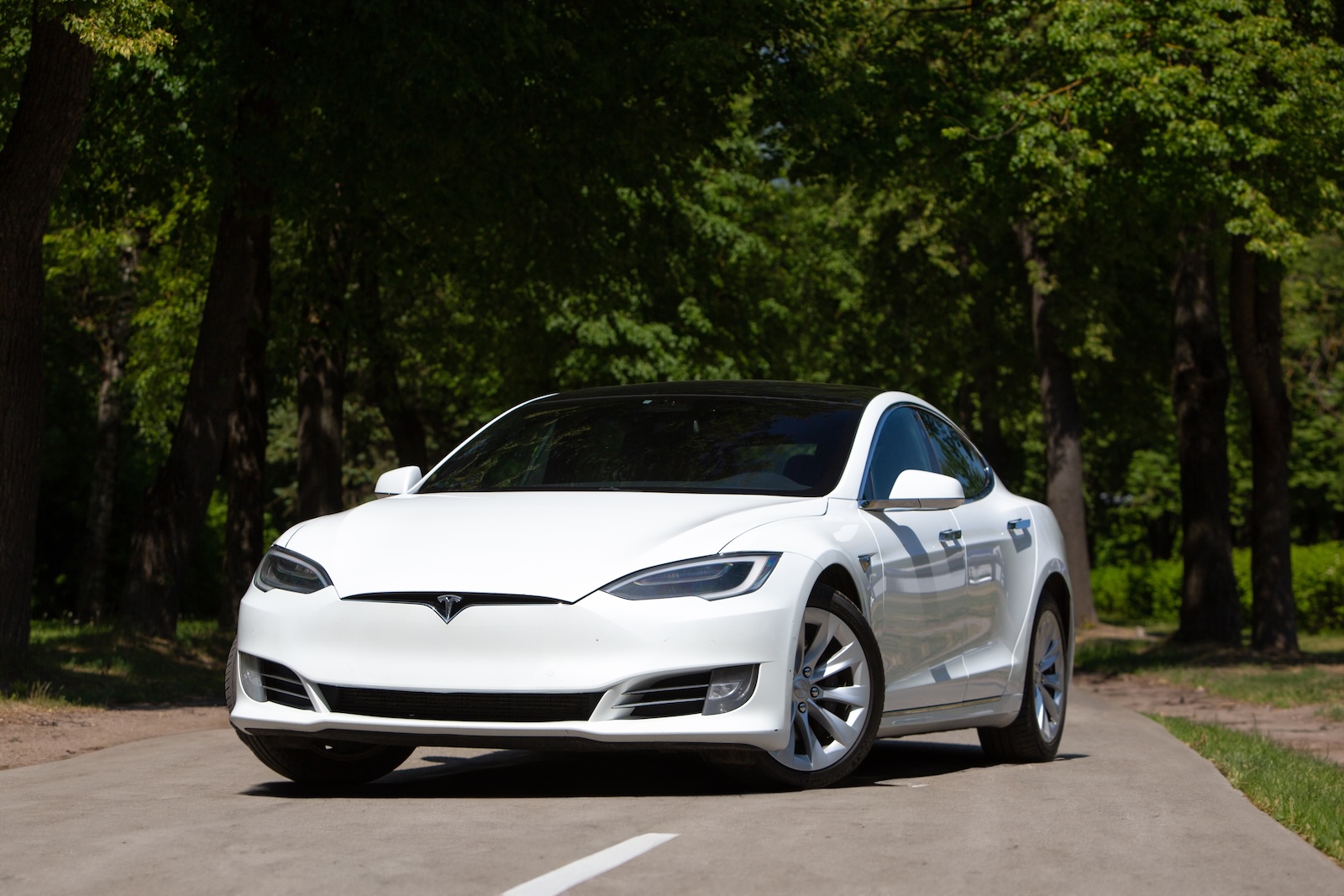 Tesla Apple CarPlay