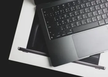 MacBook Apple