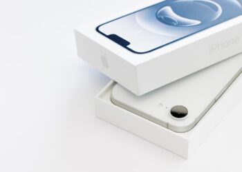 iPhone Apple