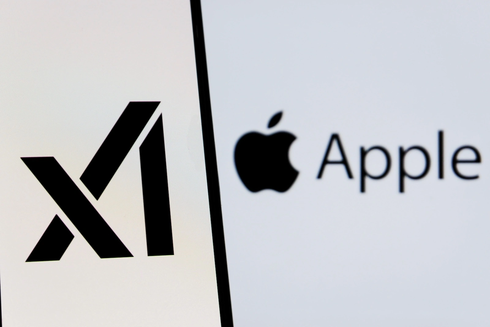 Apple OpenAI xAI