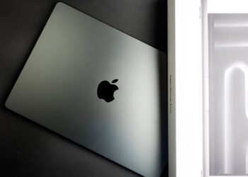 Apple MacBook