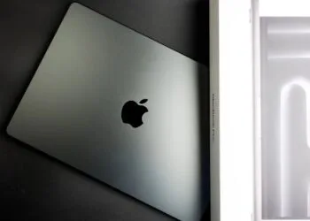 Apple MacBook