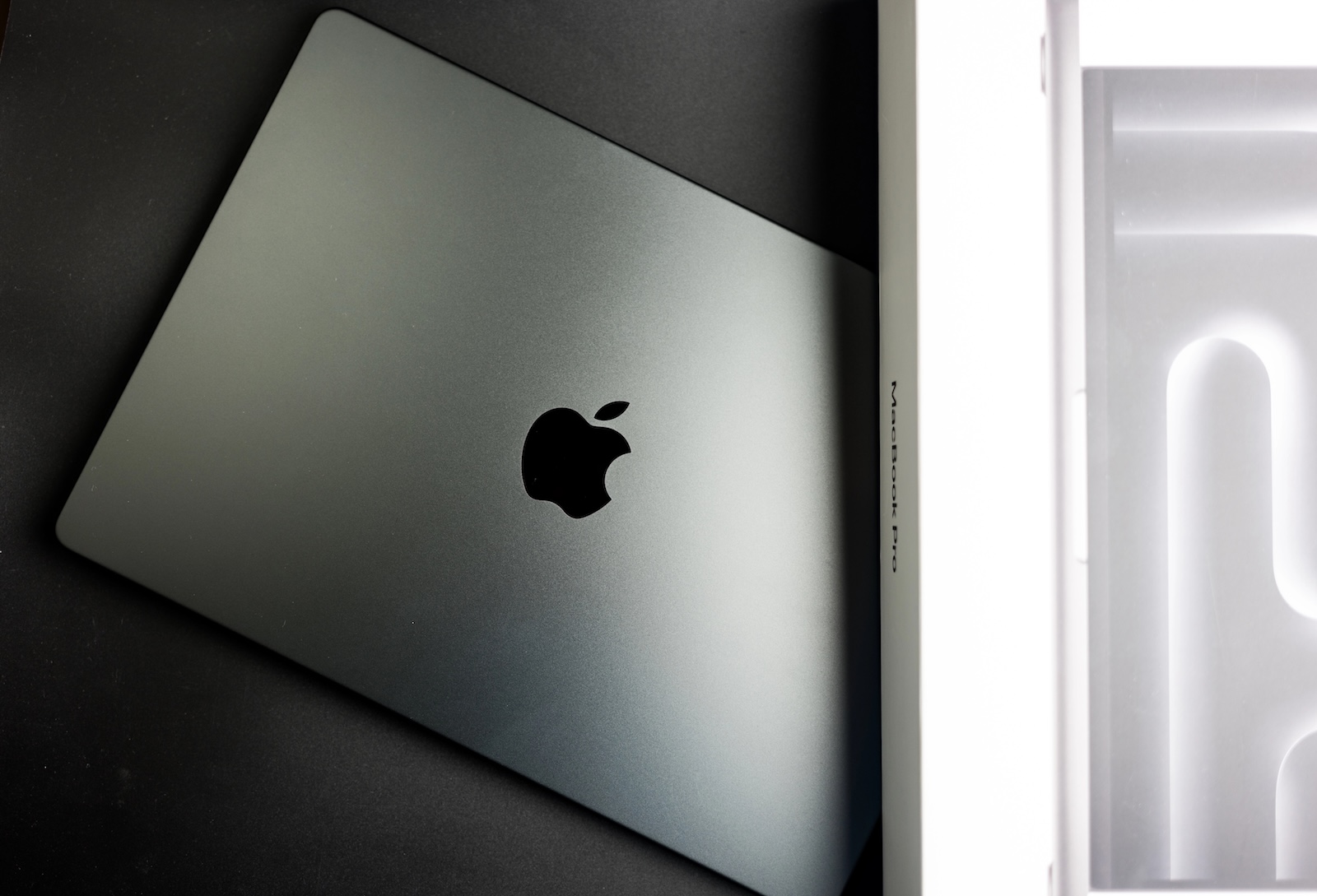 Apple MacBook