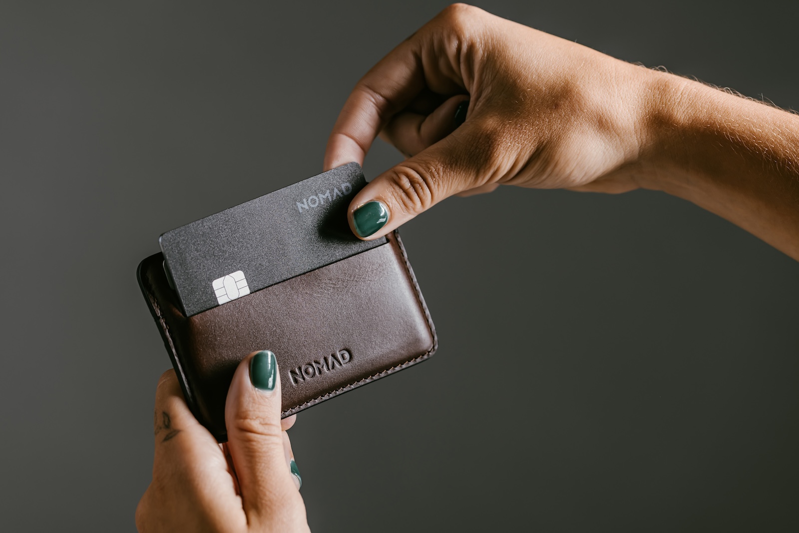 Nomad Tracking Card Pro