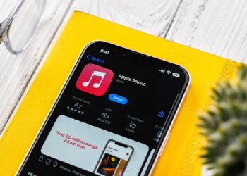 Translate Apple Music lyrics