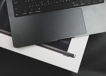 M5 Max MacBook Pro Apple