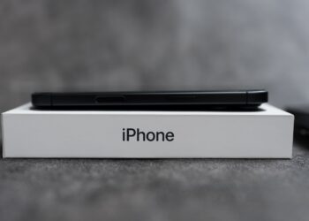 iPhone Apple