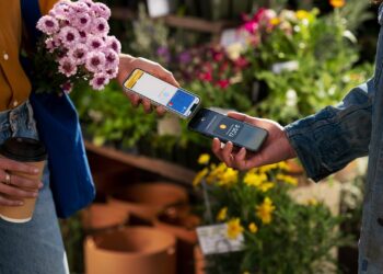 iPhone NFC