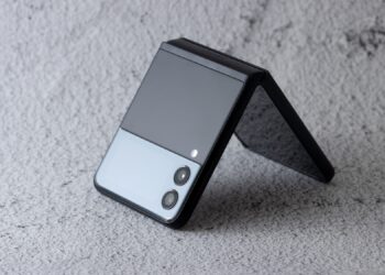 iPhone Flip Apple