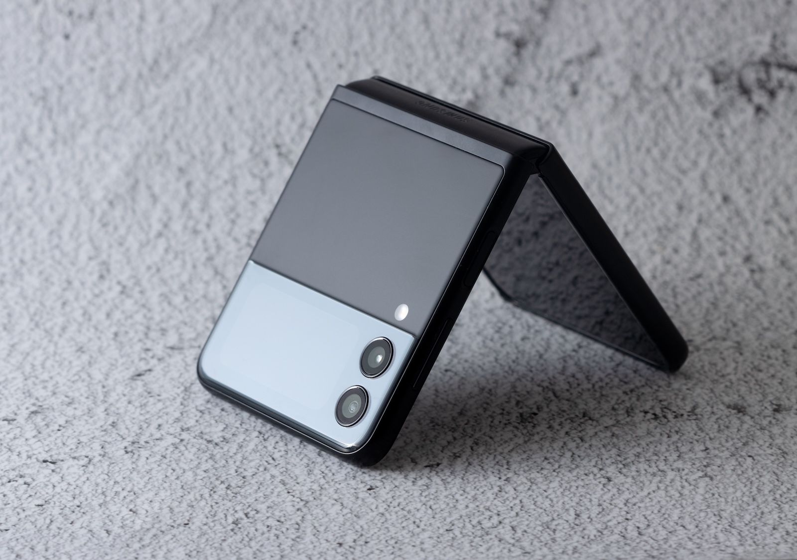iPhone Flip Apple