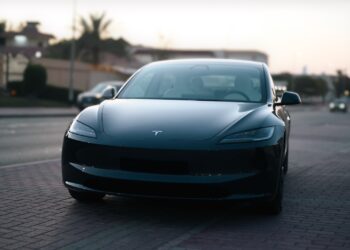 Tesla CarPlay