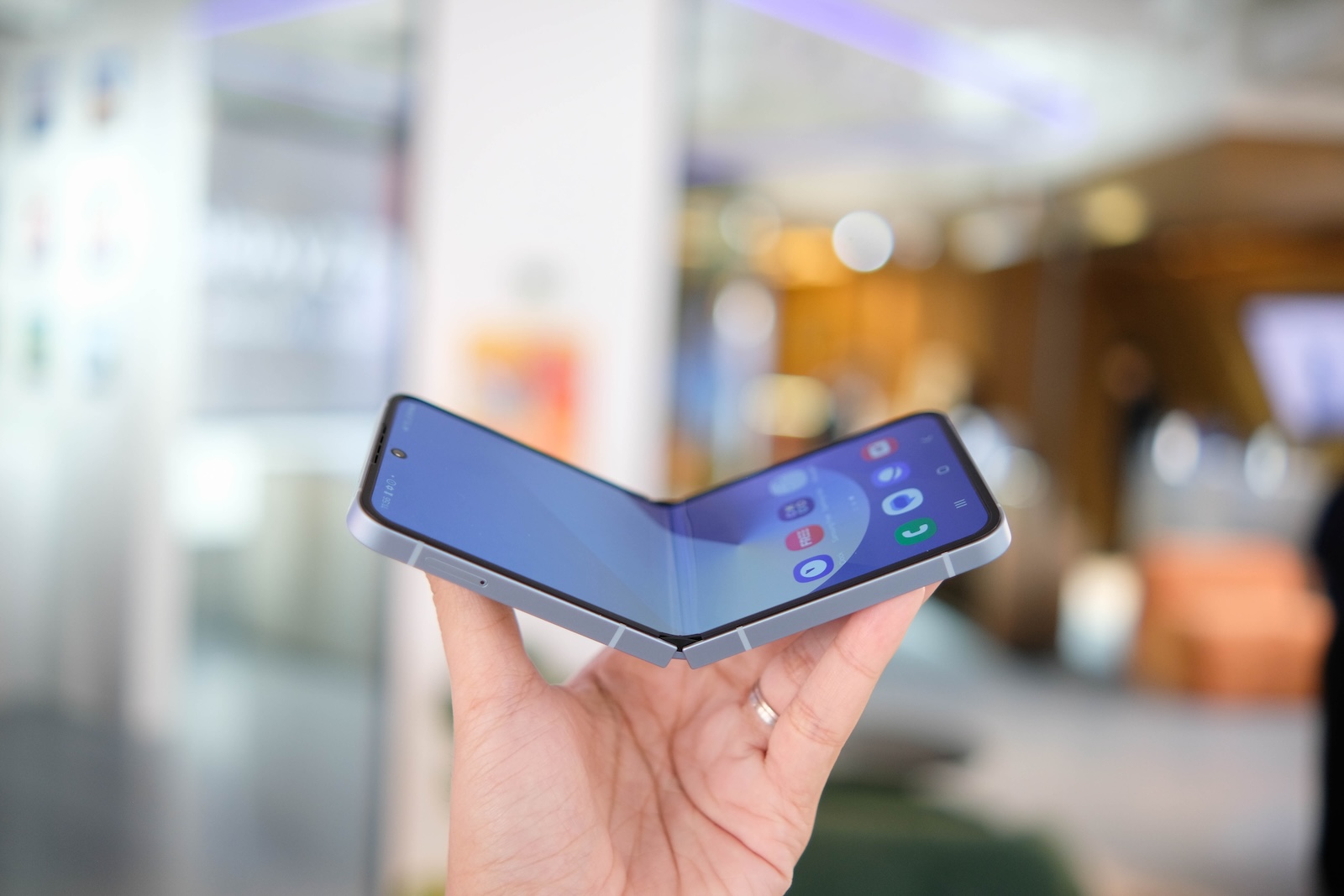iPhone Flip Apple