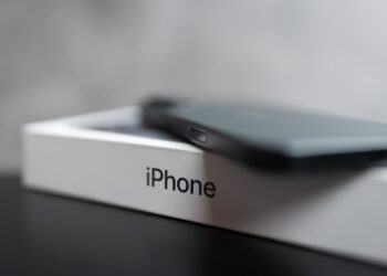 iPhone Apple