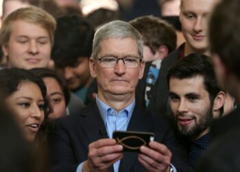 Apple Tim Cook