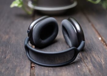 AirPods Max Apple