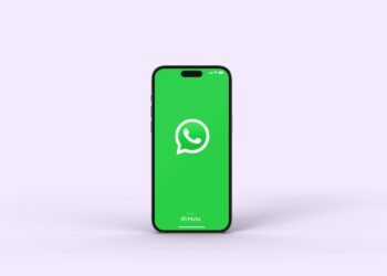 WhatsApp CarPlay