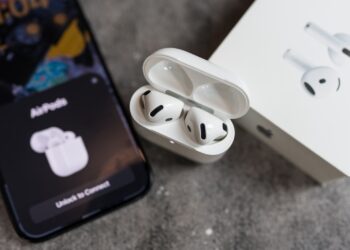 Connect and reset AirPods