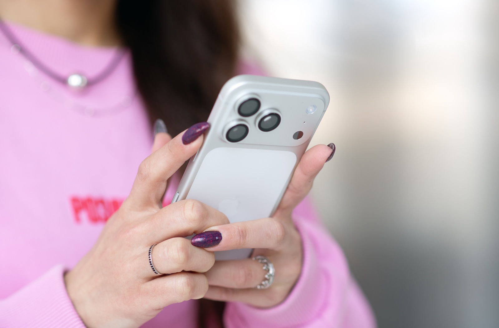 Secure email usage on the iPhone