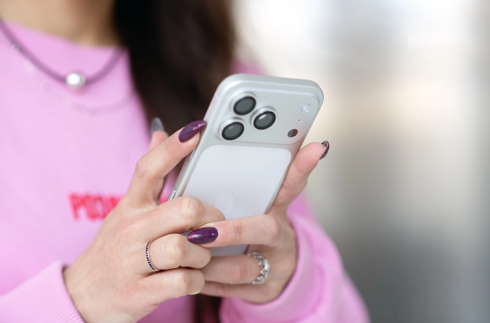 Secure email usage on the iPhone