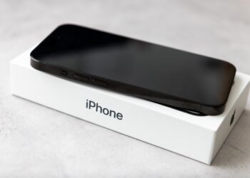 iPhone Apple