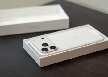 iPhone 17 Apple